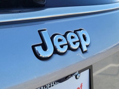 Used 2022 Jeep Compass Latitude w/ Convenience Group AWD/4WD image 6