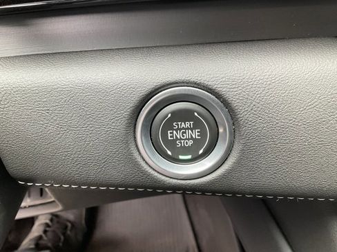 Used 2022 Cadillac Escalade Luxury image 20