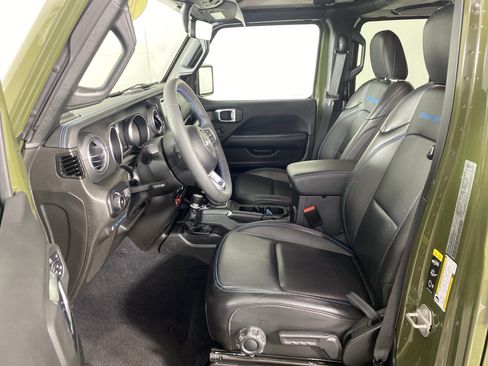 Used 2023 Jeep Wrangler Unlimited Rubicon 4xe AWD/4WD image 15