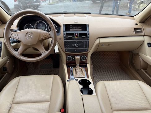 Used 2008 Mercedes-Benz C 300 Sedan image 26