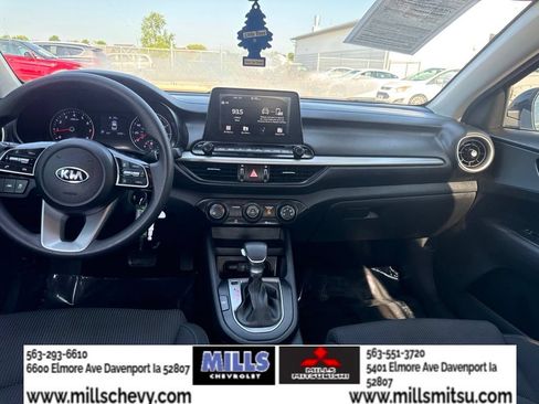 Used 2020 Kia Forte LXS FWD image 19