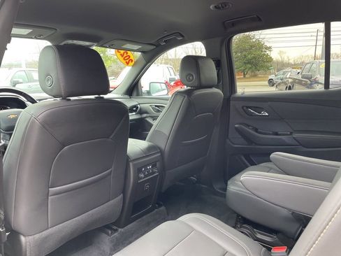 Used 2023 Chevrolet Traverse LT image 43
