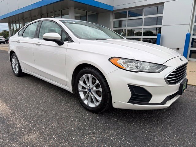 Used 2020 Ford Fusion SE FWD image 1