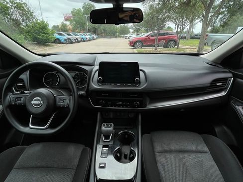 Used 2024 Nissan Rogue SV FWD image 11