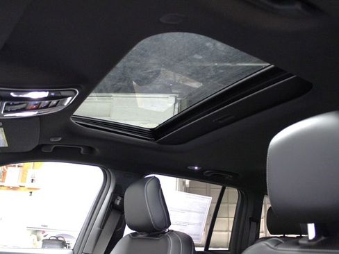 New 2025 Jeep Grand Cherokee Altitude image 24