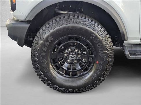 New 2026 Ford Bronco Outer Banks w/ Sasquatch Package AWD/4WD image 9