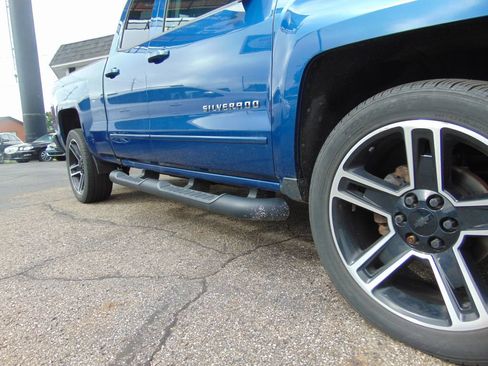Used 2019 Chevrolet Silverado 1500 LT w/ LPO, Black Pack AWD/4WD image 11