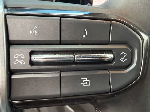 Used 2024 Chevrolet Colorado LT image 23