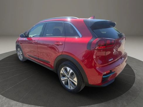 Used 2022 Kia Niro EX w/ Cold Weather Package FWD image 7