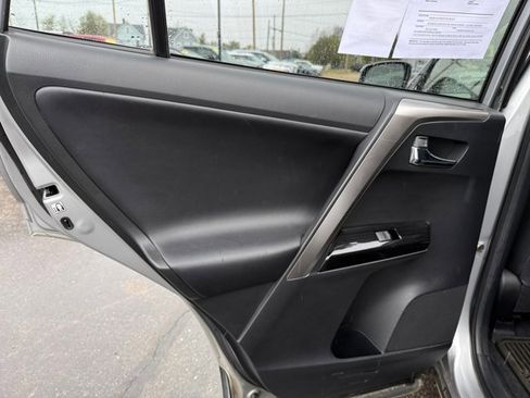Used 2018 Toyota RAV4 Limited AWD/4WD image 26