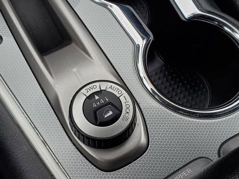 Used 2020 Nissan Pathfinder SL image 25