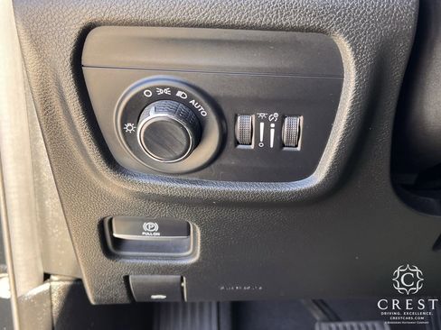 Used 2023 Jeep Grand Cherokee Altitude image 22