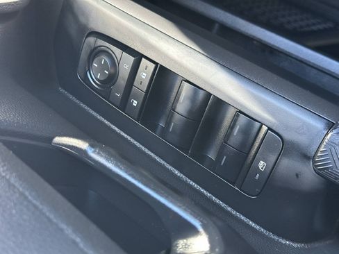 Used 2025 Toyota Tacoma SR5 AWD/4WD image 44