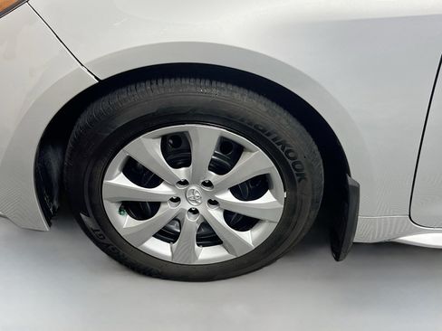 Used 2025 Toyota Corolla LE FWD image 13