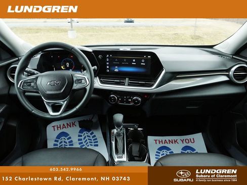 Used 2024 Chevrolet Trax ACTIV w/ Sunroof Package FWD image 4