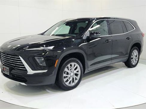 Used 2025 Buick Enclave Preferred image 3