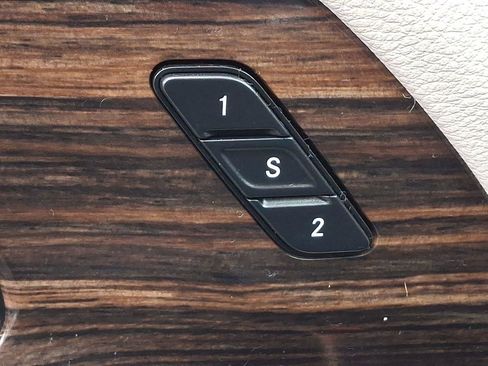 Certified 2021 Chrysler Pacifica Limited image 27