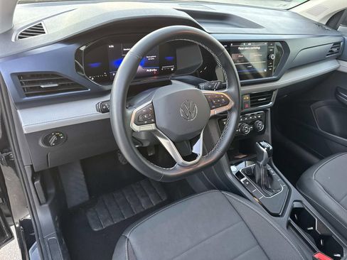 Used 2024 Volkswagen Taos SE image 17