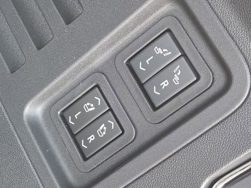 New 2026 Buick Enclave Preferred w/ Power Package image 7