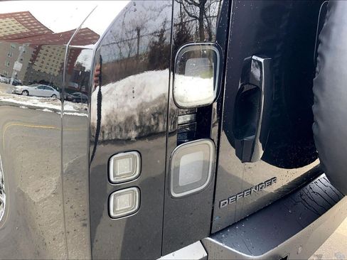 New 2026 Land Rover Defender 110 X-Dynamic SE image 14