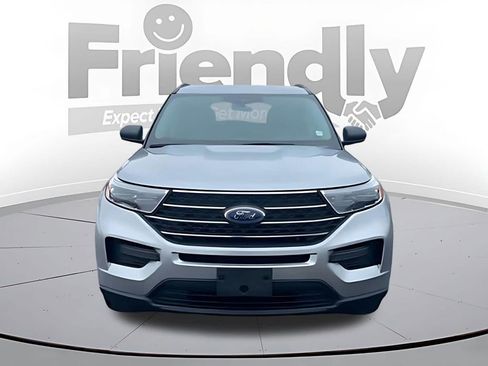 Used 2023 Ford Explorer XLT w/ Class IV Trailer Tow Package AWD/4WD image 2
