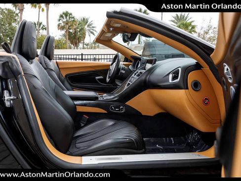 Used 2019 Aston Martin DB11 Volante image 59
