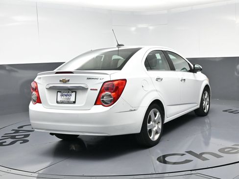 Used 2015 Chevrolet Sonic LTZ FWD image 9