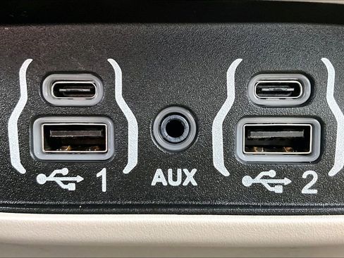 Used 2023 Chrysler Pacifica Touring-L image 33