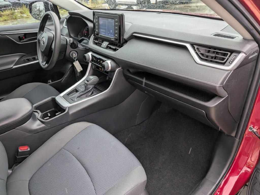 Used 2022 Toyota RAV4 LE FWD image 15