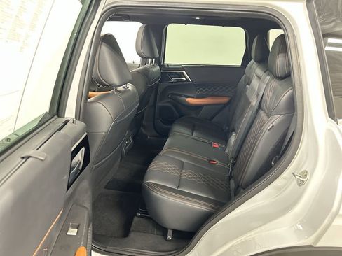 Used 2022 Mitsubishi Outlander SEL AWD/4WD image 21