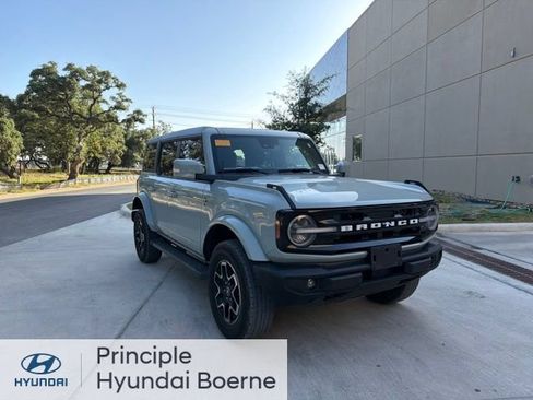 Used 2024 Ford Bronco Outer Banks AWD/4WD image 6