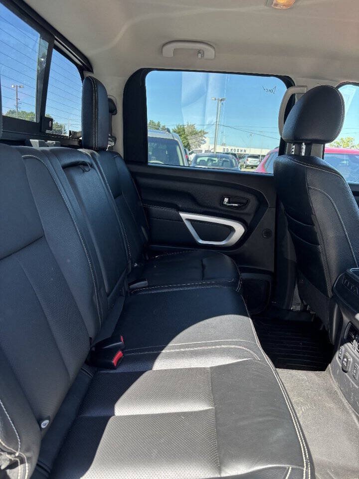 Used 2017 Nissan Titan PRO-4X AWD/4WD image 8