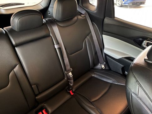 Used 2025 Jeep Compass Limited AWD/4WD image 38