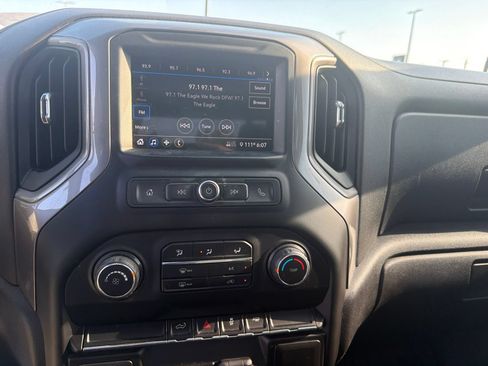 Used 2019 Chevrolet Silverado 1500 Custom w/ Custom Value Package RWD image 17