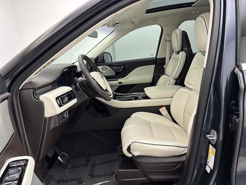 Used 2023 Lincoln Aviator Black Label w/ Dynamic Handling Package image 25