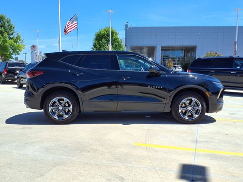 Used 2025 Chevrolet Blazer LT AWD/4WD image 4