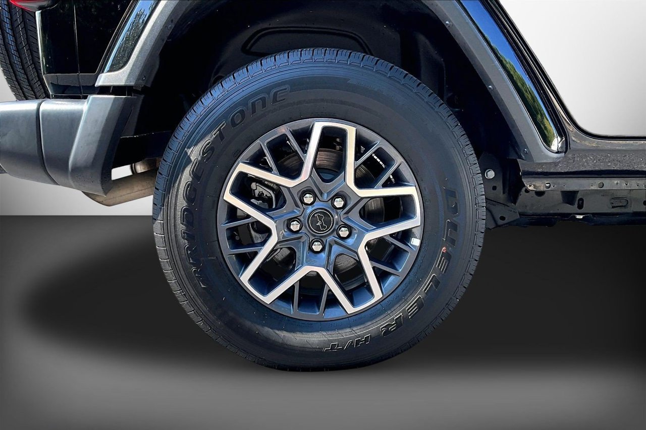 Certified 2026 Jeep Wrangler Unlimited Sahara AWD/4WD image 34