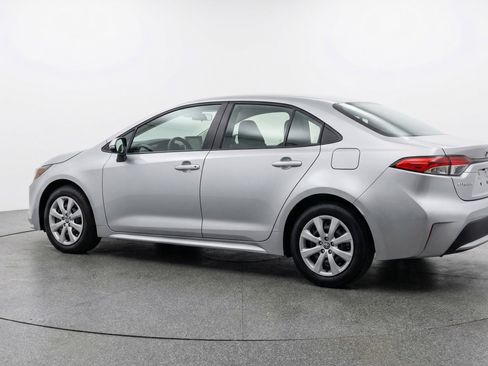 Used 2025 Toyota Corolla LE FWD image 6