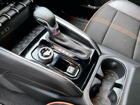 Certified 2024 GMC Canyon AT4 w/ Technology Package image 16