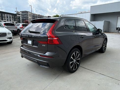 Used 2024 Volvo XC60 B5 Plus w/ Protection Package Premier AWD/4WD image 9