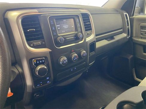 Used 2022 RAM 1500 Classic SLT image 24