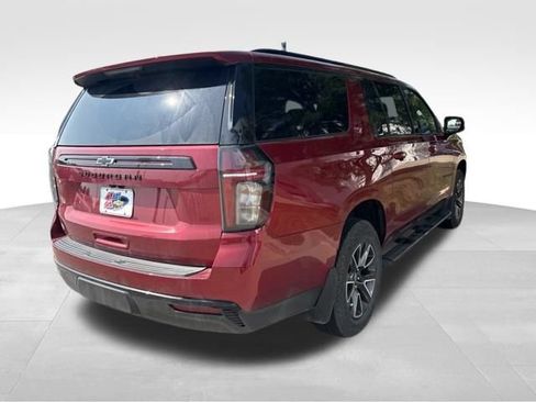 Used 2023 Chevrolet Suburban Z71 w/ Luxury Package AWD/4WD image 7