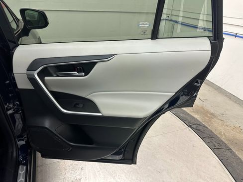 Used 2021 Toyota RAV4 XLE image 27