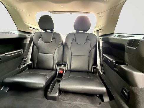 Used 2018 Volvo XC90 T5 Momentum w/ Convenience Package AWD/4WD image 16