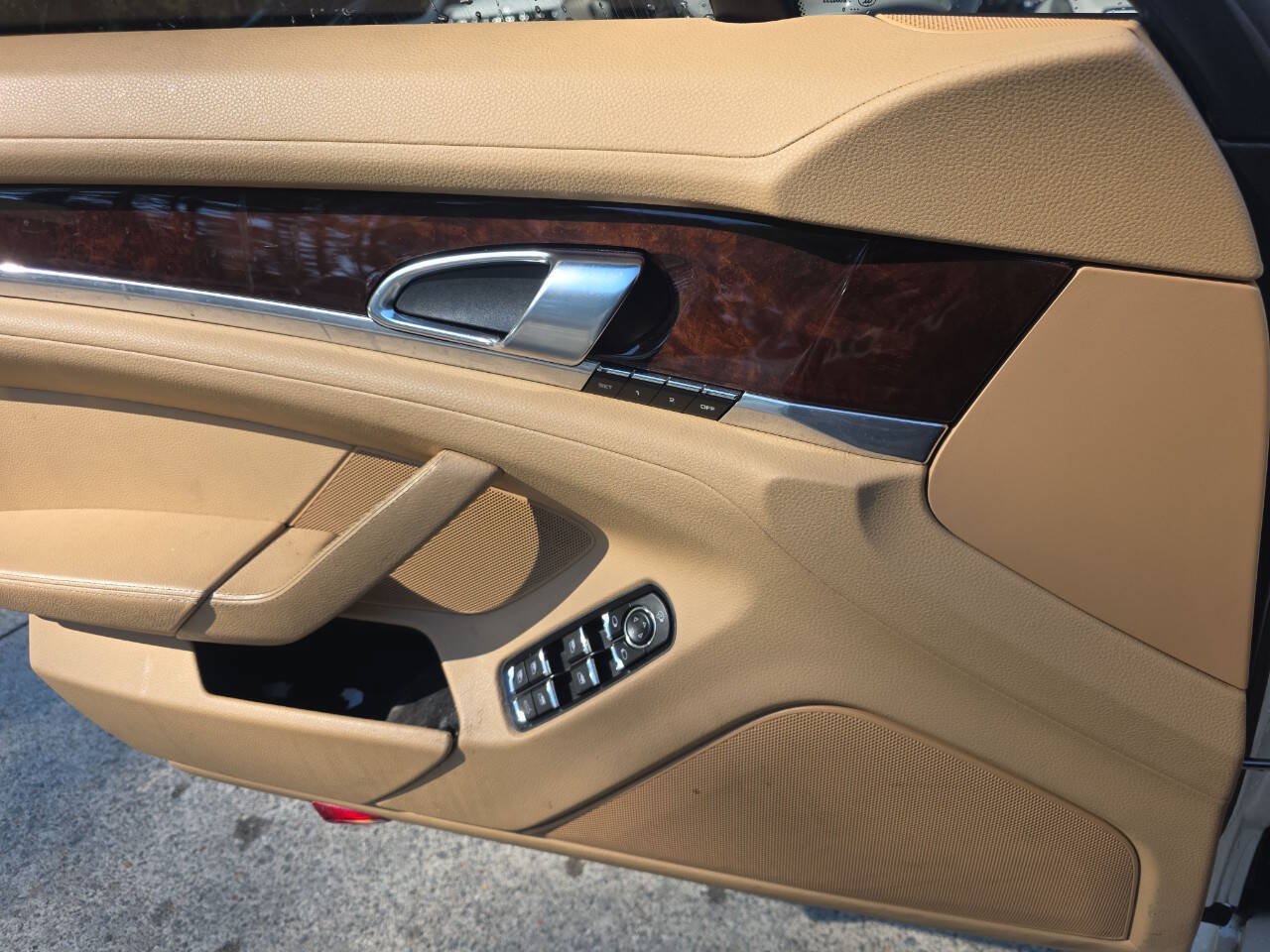 Used 2011 Porsche Panamera RWD image 10