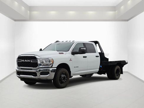 Used 2024 RAM 3500 SLT w/ Quick Order Package 2YG SLT AWD/4WD image 3