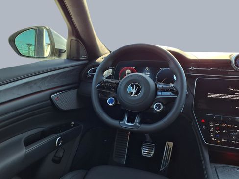 New 2026 Maserati Grecale Modena image 12