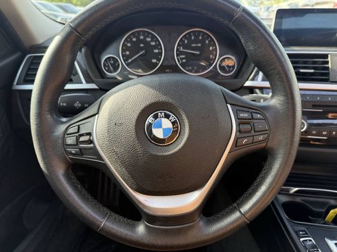 Used 2017 BMW 320i xDrive Sedan AWD/4WD image 23