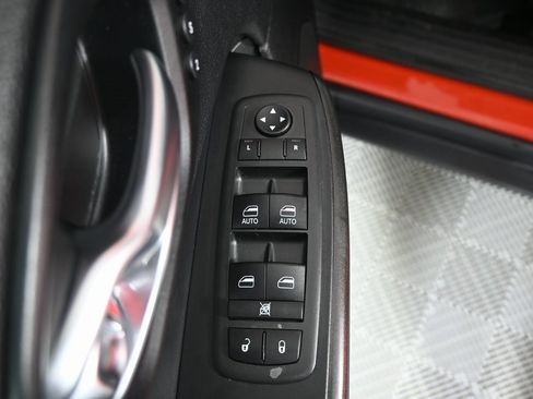 Used 2021 Jeep Cherokee Trailhawk w/ Premium Leather Package image 19