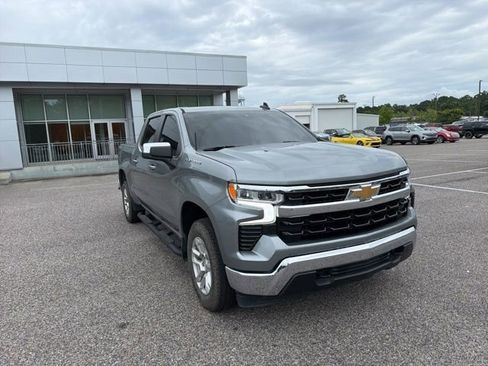 Used 2023 Chevrolet Silverado 1500 LT AWD/4WD image 3